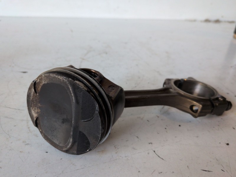 Recambio de piston para renault megane iii berlina 5p h5f400 referencia OEM IAM   