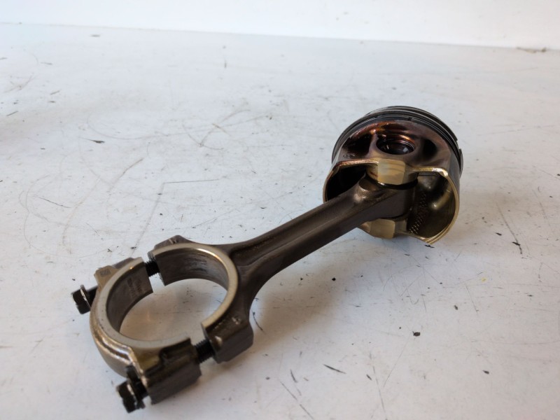Recambio de piston para renault megane iii berlina 5p h5f400 referencia OEM IAM   