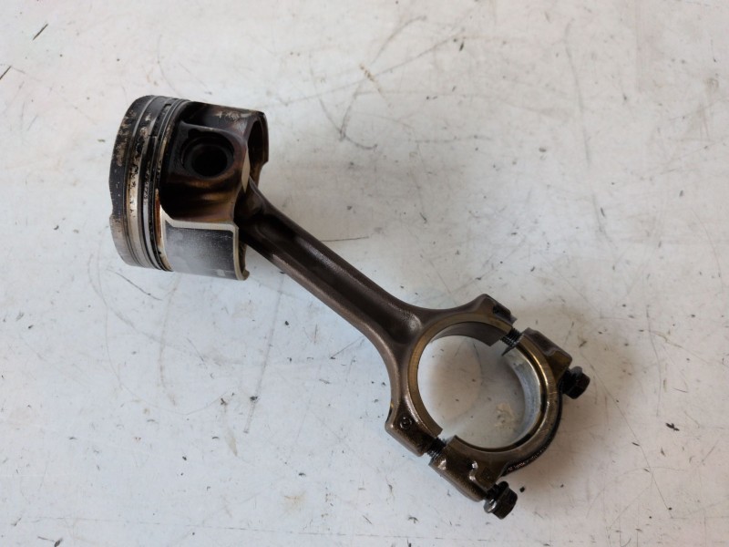 Recambio de piston para renault megane iii berlina 5p h5f400 referencia OEM IAM   
