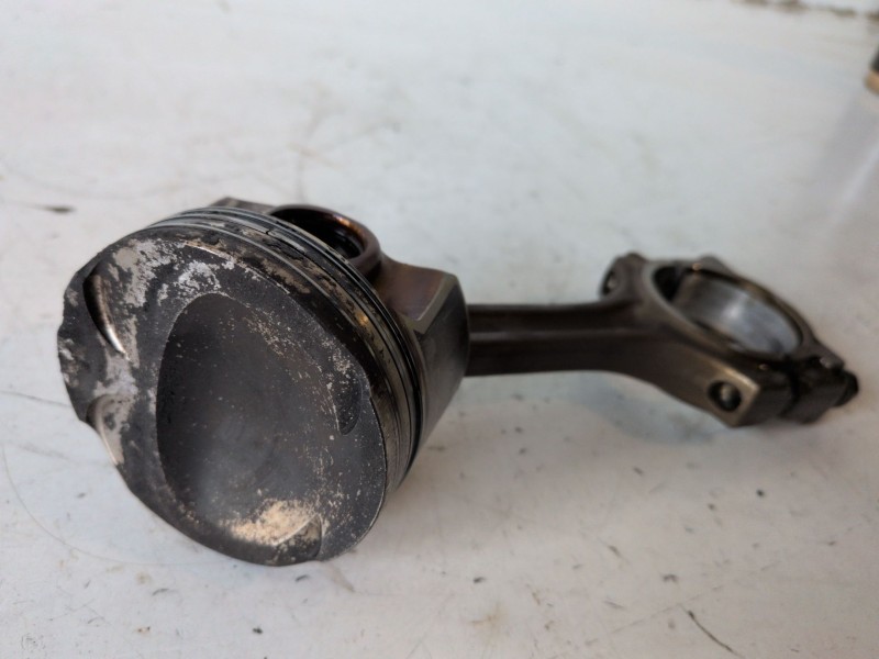 Recambio de piston para renault megane iii berlina 5p h5f400 referencia OEM IAM   