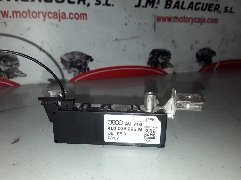 Recambio de antena para audi q7 (4l) bug referencia OEM IAM 4L0035225M  
