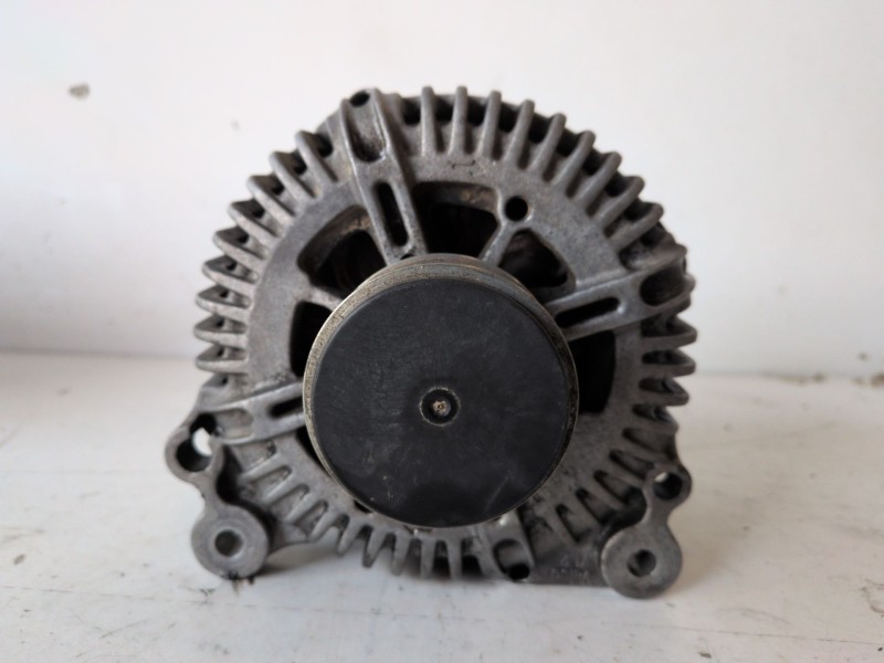 Recambio de alternador para volkswagen passat variant (3c5) bkp referencia OEM IAM 021903026L  