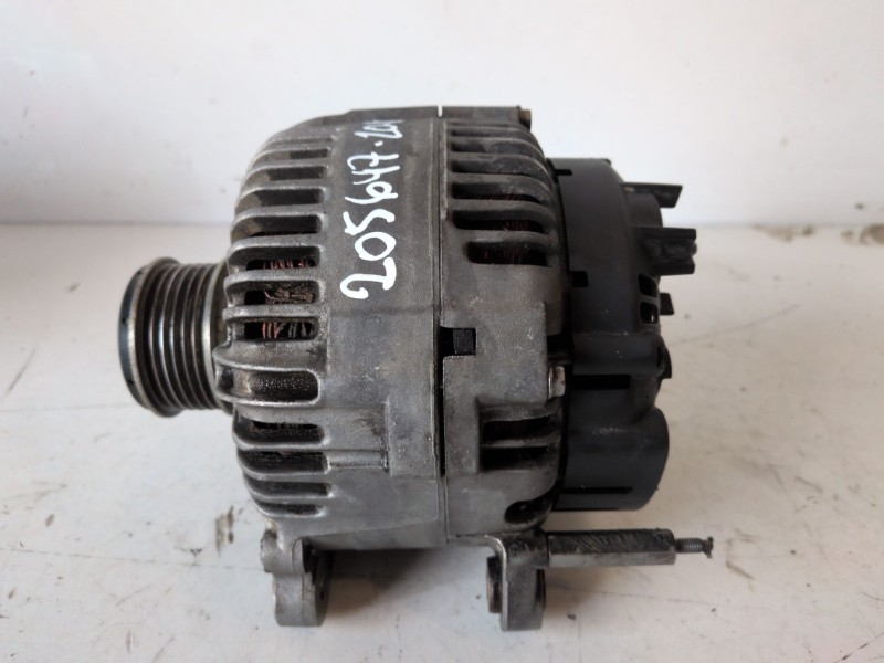 Recambio de alternador para volkswagen passat variant (3c5) bkp referencia OEM IAM 021903026L  