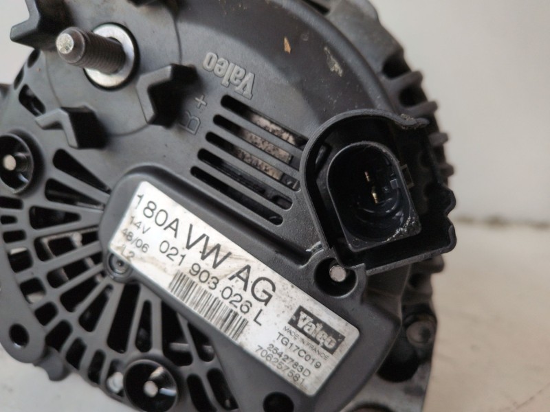 Recambio de alternador para volkswagen passat variant (3c5) bkp referencia OEM IAM 021903026L  