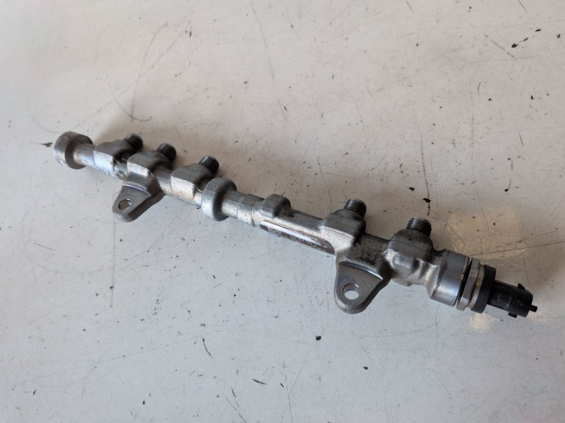Recambio de rampa inyectora para opel corsa d a13dtc referencia OEM IAM 0445214222  
