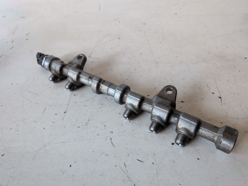 Recambio de rampa inyectora para opel corsa d a13dtc referencia OEM IAM 0445214222  
