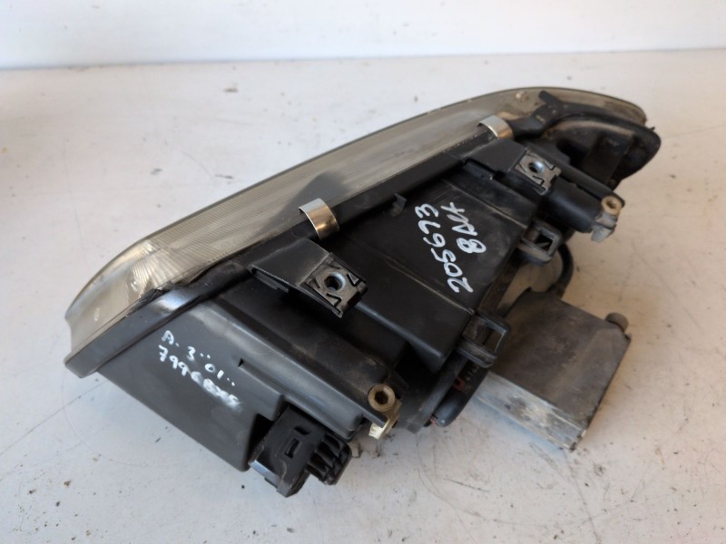 Recambio de faro derecho para audi a3 (8l) asz referencia OEM IAM   