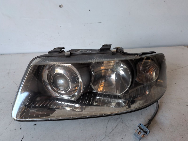 Recambio de faro izquierdo para audi a3 (8l) asz referencia OEM IAM   