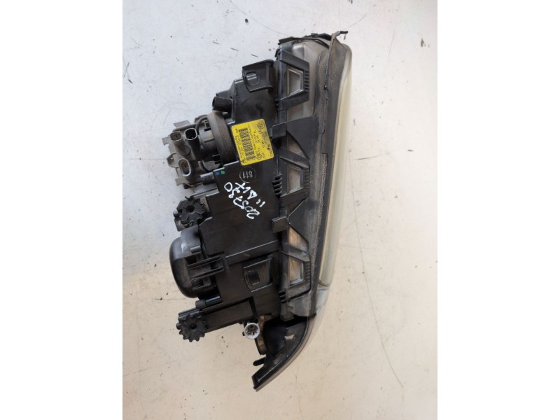 Recambio de faro derecho para bmw serie 3 berlina (e46) m47204d1 referencia OEM IAM 0301177272  