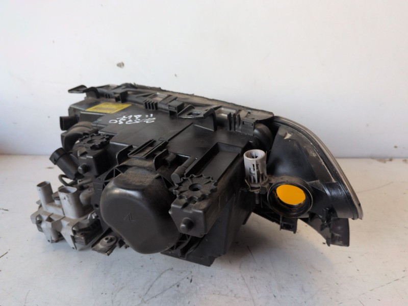 Recambio de faro derecho para bmw serie 3 berlina (e46) m47204d1 referencia OEM IAM 0301177272  