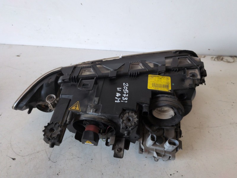 Recambio de faro izquierdo para bmw serie 3 berlina (e46) m47204d1 referencia OEM IAM 0301177271  