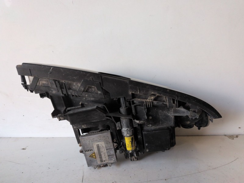 Recambio de faro izquierdo para bmw serie 3 berlina (e46) m47204d1 referencia OEM IAM 0301177271  