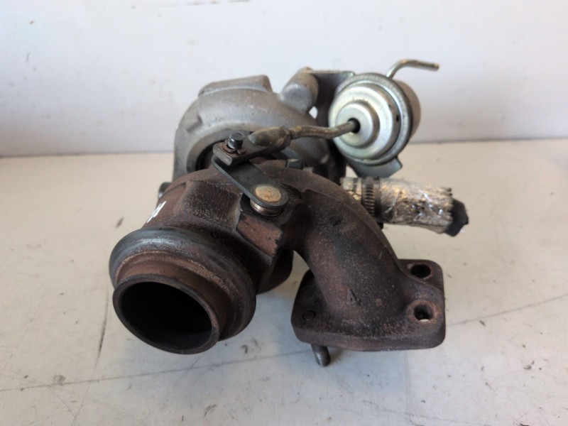 Recambio de turbocompresor para peugeot 207 9hx referencia OEM IAM 9682861380  