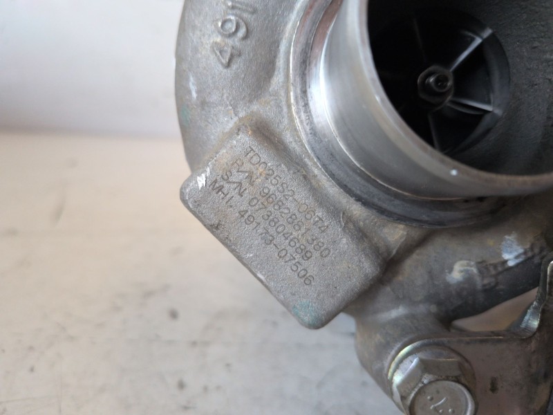 Recambio de turbocompresor para peugeot 207 9hx referencia OEM IAM 9682861380  