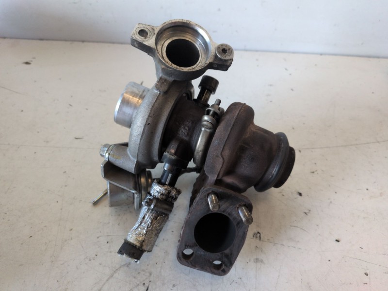 Recambio de turbocompresor para peugeot 207 9hx referencia OEM IAM 9682861380  