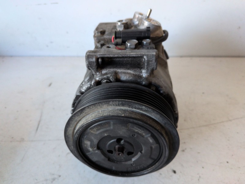 Recambio de compresor aire acondicionado para mercedes-benz clase c (bm 203) berlina 646963 referencia OEM IAM A0012305611  