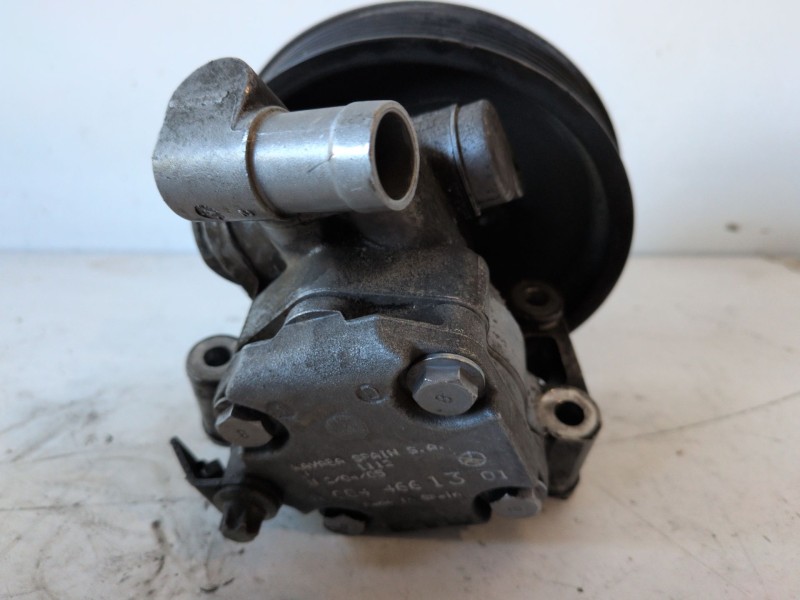 Recambio de bomba direccion para mercedes-benz clase c (bm 203) berlina 646963 referencia OEM IAM A00446613  