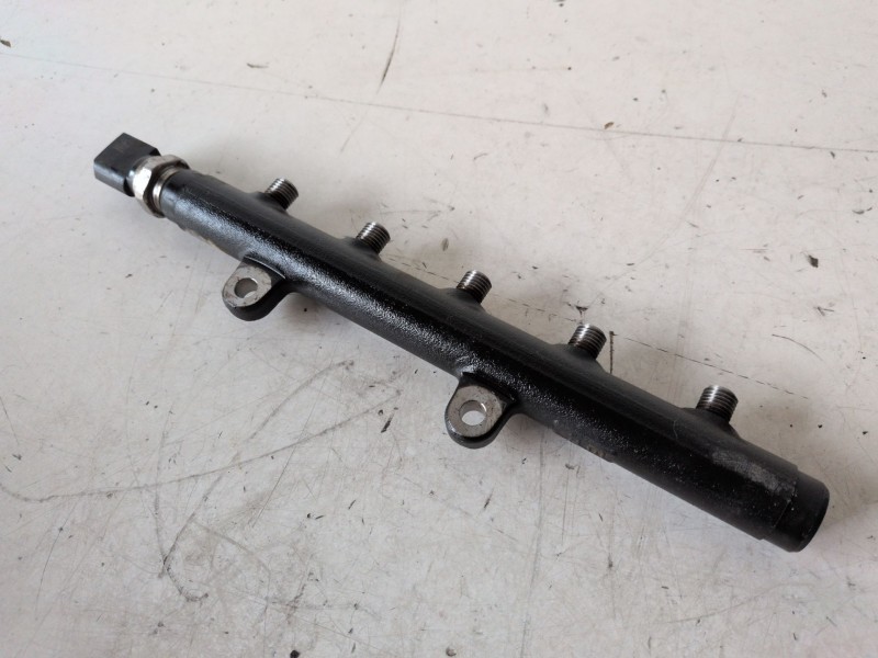 Recambio de rampa inyectora para ford ranger (tke) qj2r referencia OEM IAM A2C53438028  
