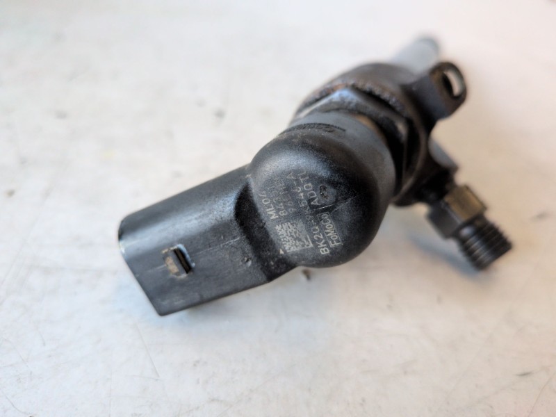 Recambio de inyector para citroen jumper furgón gran volumen 4h03 referencia OEM IAM BK2Q9K546AG  