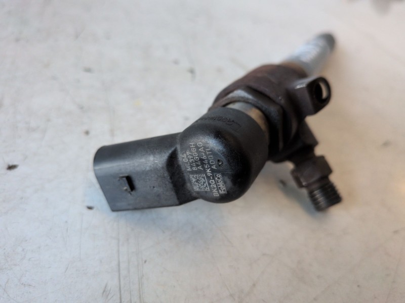 Recambio de inyector para citroen jumper furgón gran volumen 4h03 referencia OEM IAM BK2Q9K546AG  