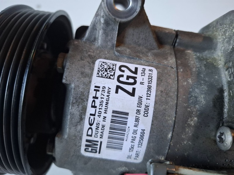 Recambio de compresor aire acondicionado para opel astra j berlina 5p a16xer referencia OEM IAM 13250604  