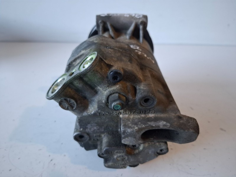 Recambio de compresor aire acondicionado para opel astra j berlina 5p a16xer referencia OEM IAM 13250604  
