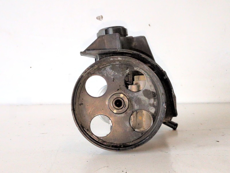 Recambio de bomba direccion para peugeot 206 kfw referencia OEM IAM 26064217  