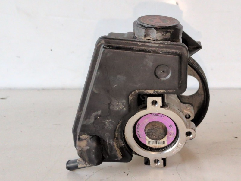 Recambio de bomba direccion para peugeot 206 kfw referencia OEM IAM 26064217  