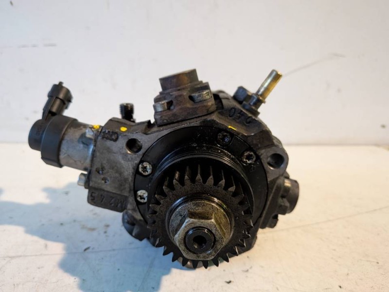 Recambio de bomba inyeccion para nissan x-trail (t31) m9r832 referencia OEM IAM 0445010223  
