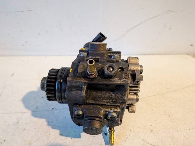Recambio de bomba inyeccion para nissan x-trail (t31) m9r832 referencia OEM IAM 0445010223  