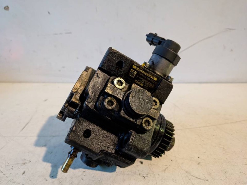 Recambio de bomba inyeccion para nissan x-trail (t31) m9r832 referencia OEM IAM 0445010223  