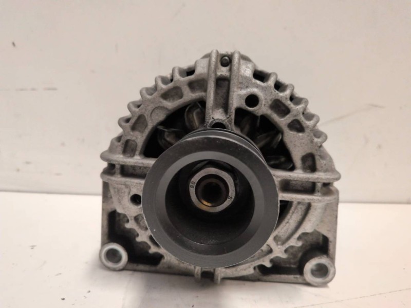 Recambio de alternador para opel astra h berlina z16xer referencia OEM IAM 0124325163  