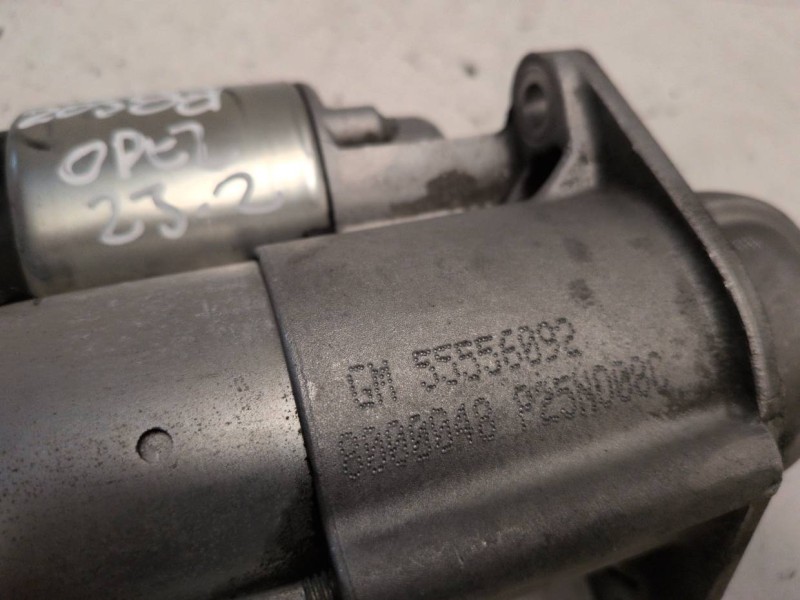 Recambio de motor arranque para opel astra h berlina z16xer referencia OEM IAM 55556092  