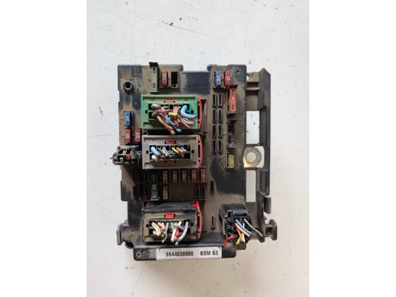 Recambio de caja reles / fusibles para peugeot 307 (s1)(04.2001) nfu referencia OEM IAM 9644038680  