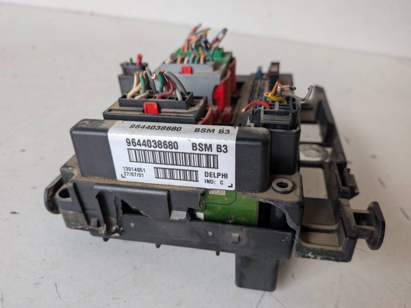 Recambio de caja reles / fusibles para peugeot 307 (s1)(04.2001) nfu referencia OEM IAM 9644038680  