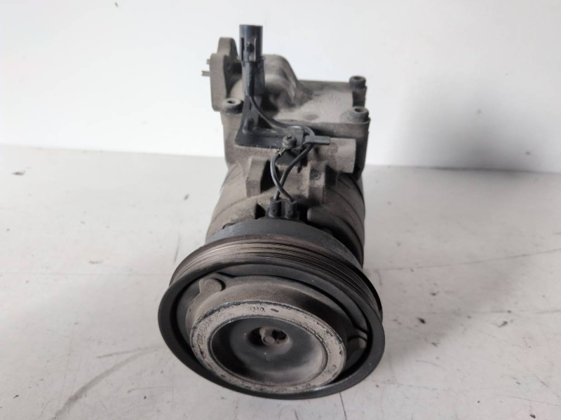Recambio de compresor aire acondicionado para hyundai getz (tb) g4ea referencia OEM IAM 977011C150  