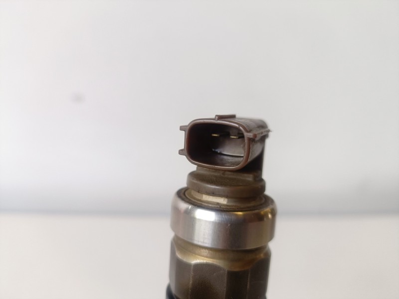Recambio de inyector para toyota land cruiser (j12) 1kdftv referencia OEM IAM 2367030140  