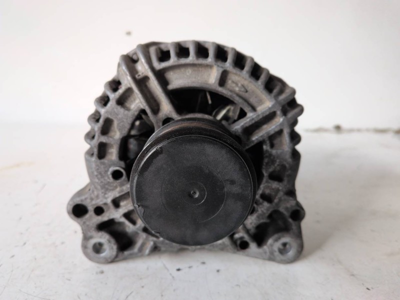 Recambio de alternador para volkswagen touran (1t1) avq referencia OEM IAM 06F903023F  