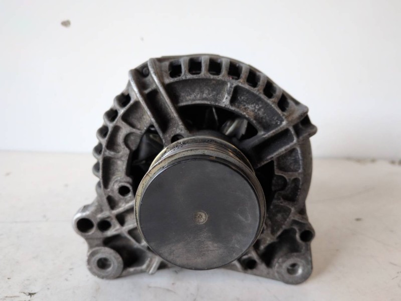 Recambio de alternador para audi a4 berlina (8e) avf referencia OEM IAM 06F903023F  