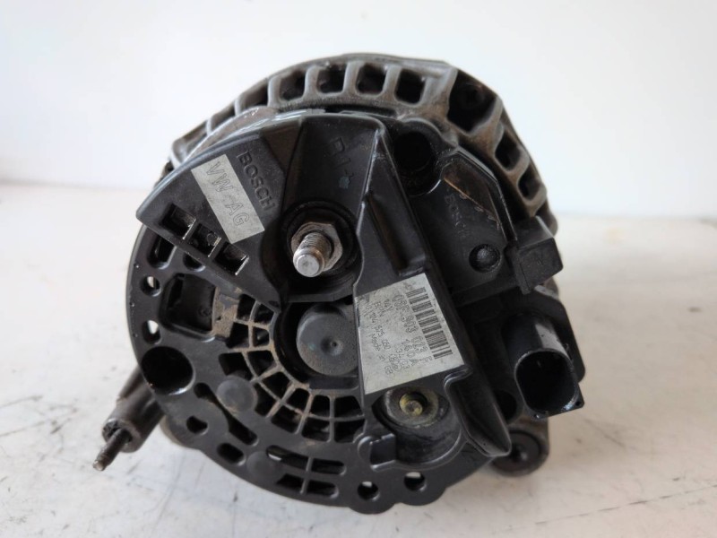 Recambio de alternador para audi a4 berlina (8e) avf referencia OEM IAM 06F903023F  