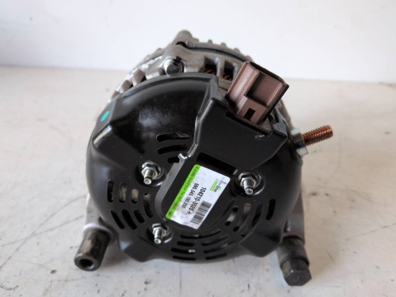Recambio de alternador para volvo s40 berlina d4204t referencia OEM IAM 1042103520  