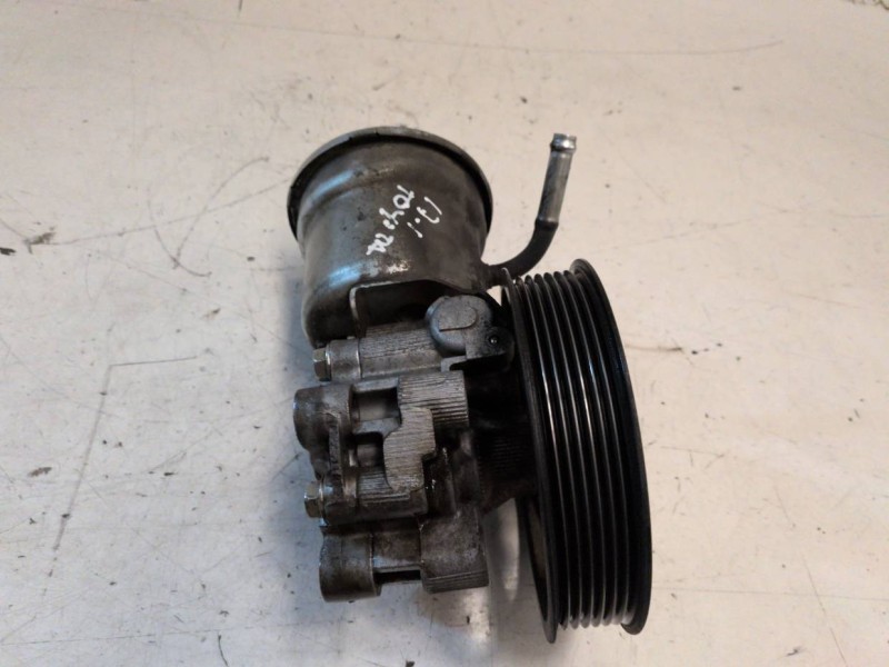Recambio de bomba direccion para toyota avensis berlina (t25) 2ad referencia OEM IAM   