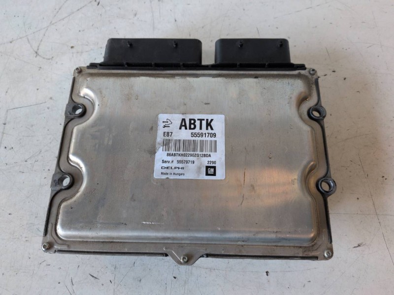 Recambio de centralita motor uce para opel mokka a17dts referencia OEM IAM 55591709  
