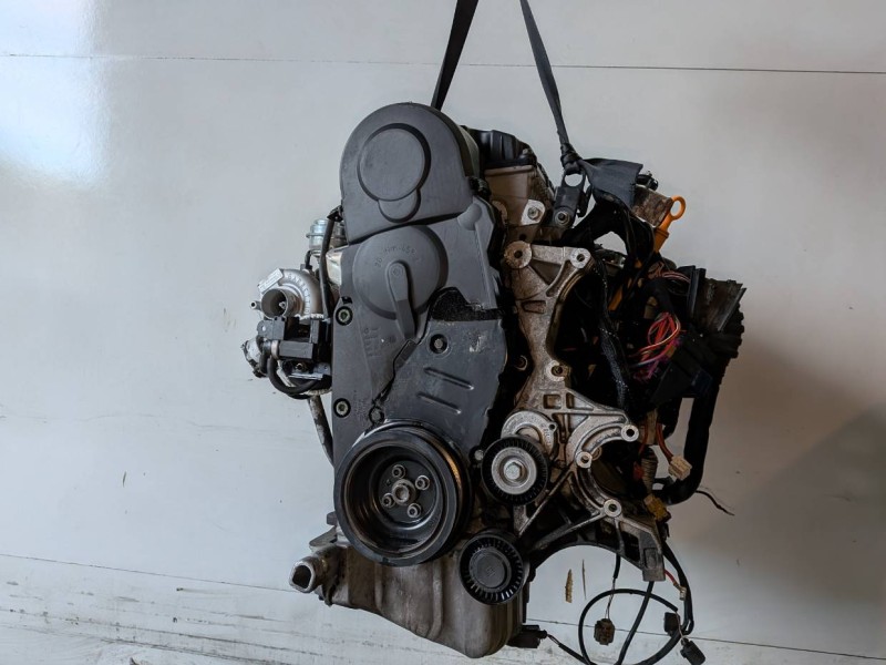 Recambio de motor completo para audi a4 berlina (8e) avf referencia OEM IAM AVF  