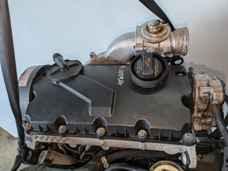 Recambio de motor completo para audi a4 berlina (8e) avf referencia OEM IAM AVF  