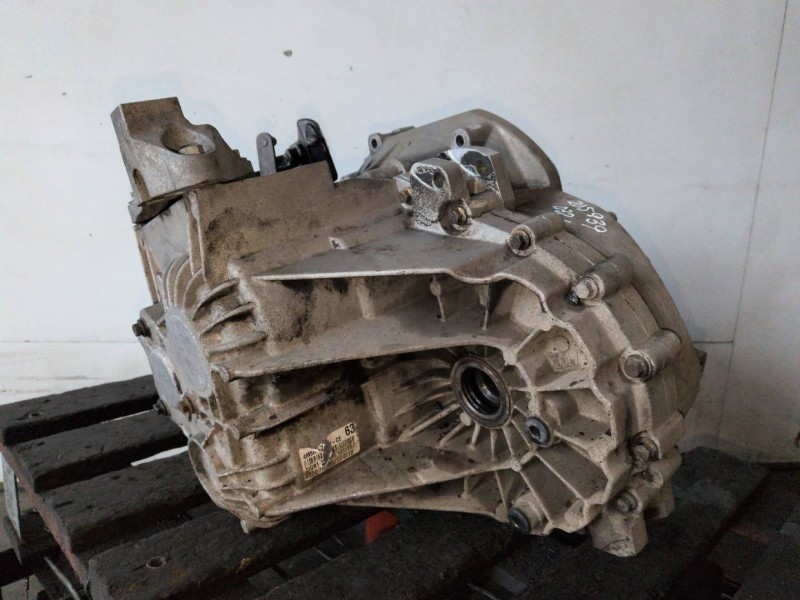 Recambio de caja cambios para volvo s40 berlina d4204t referencia OEM IAM 4M5R7002CE  