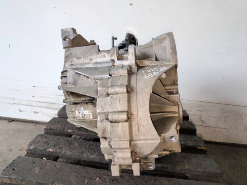 Recambio de caja cambios para volvo s40 berlina d4204t referencia OEM IAM 4M5R7002CE  