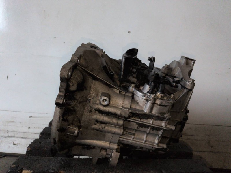 Recambio de caja cambios para volvo s40 berlina d4204t referencia OEM IAM 4M5R7002CE  