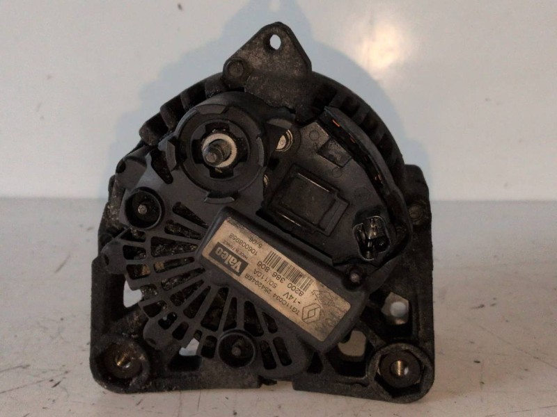 Recambio de alternador para renault clio ii fase ii (b/cb0) k9k714 referencia OEM IAM 8200386806  