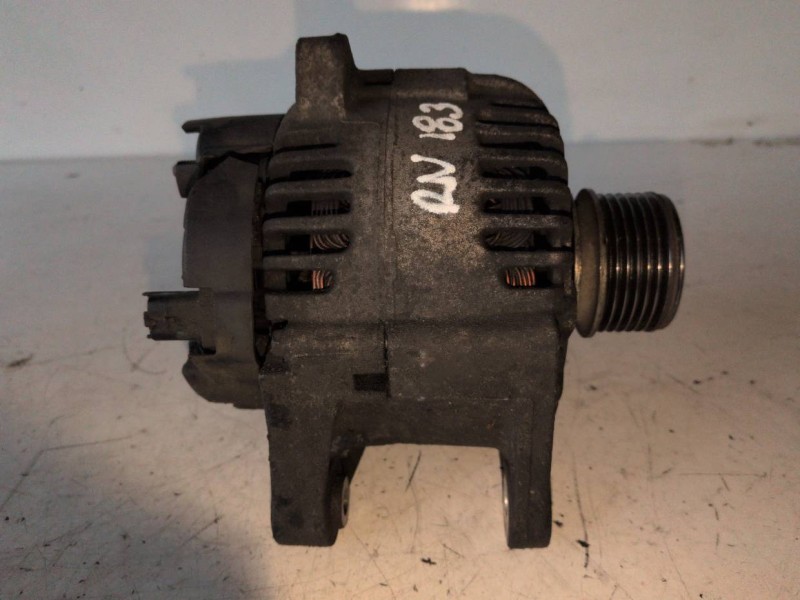 Recambio de alternador para renault clio ii fase ii (b/cb0) k9k714 referencia OEM IAM 8200386806  